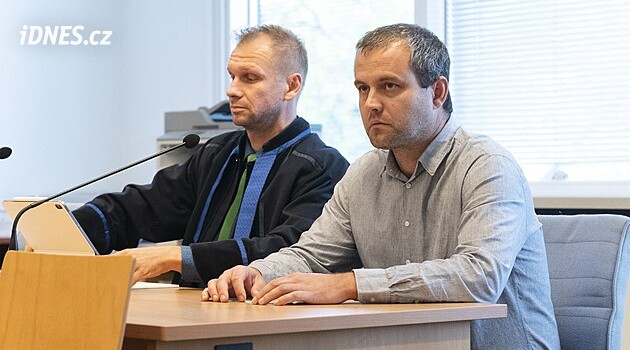 Porušil jsem předpisy, připustil svářeč obžalovaný ze zapálení střechy školy ve Zlíně
