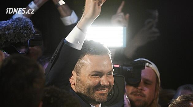 Vzdor britskému králi. Vůdce hnutí za nezávislost Quebecu na inauguraci přísahu nesloží