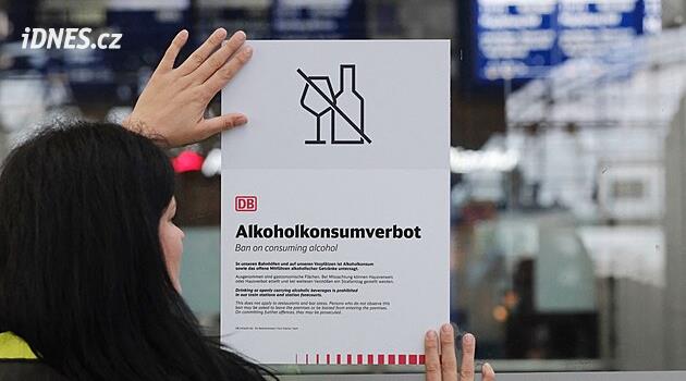 V Německu začal platit zákaz alkoholu na všech nádražích. Nesmysl, tvrdí kritici