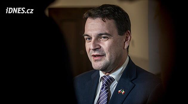 Macinka odmítl celoevropské omezení víz pro Rusy. Většina zemí je proti, tvrdí