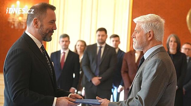 Pavel, Červené'yi Çevre Bakanı olarak atadı, hükümet tamamlandı