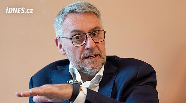 Policie v souvislosti se žhářským útokem v Pardubicích zadržela celkem pět lidí