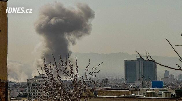 Údery USA a Izraele poškodily těžkovodní reaktor, tvrdí íránská média