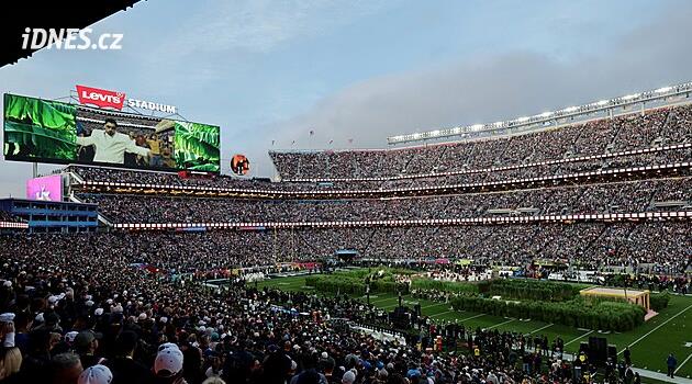Útěk od reality. Cena reklamy na Super Bowlu dosáhla rekordních deseti milionů dolarů