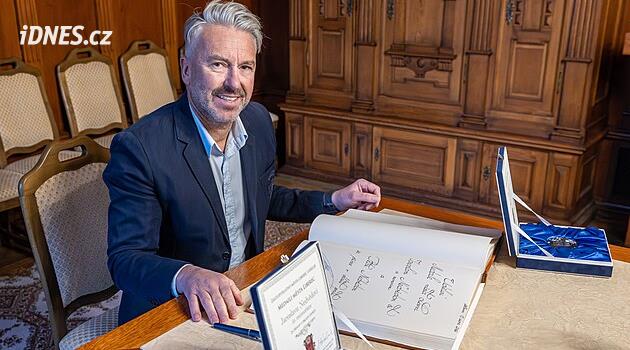 Petr Nedvěd, Liberec şehrinin madalyasını aldı