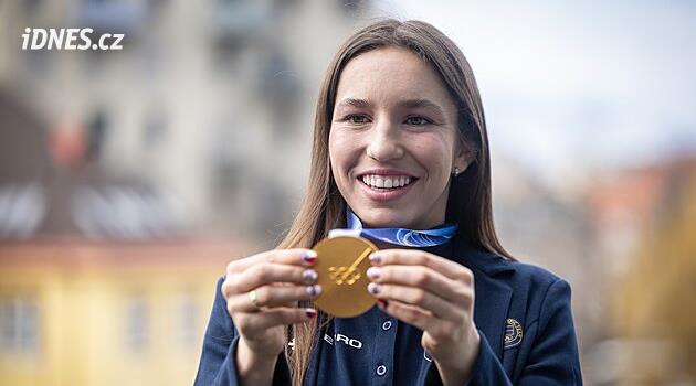 Medaile si už kousla do asfaltu, ale zatím drží, svěřila se v Liberci Maděrová