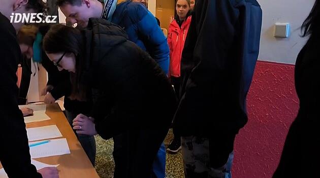 İtirazlar ve dilekçeler. Bohuslavice'deki ilkokulun müdürü istifayı reddetti