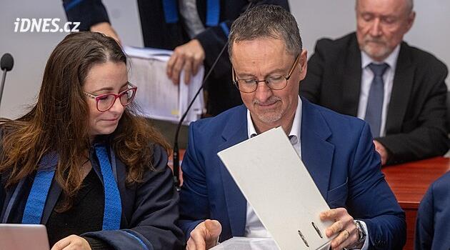 Konuşmacı Charvát'ın duruşması şaşırttı