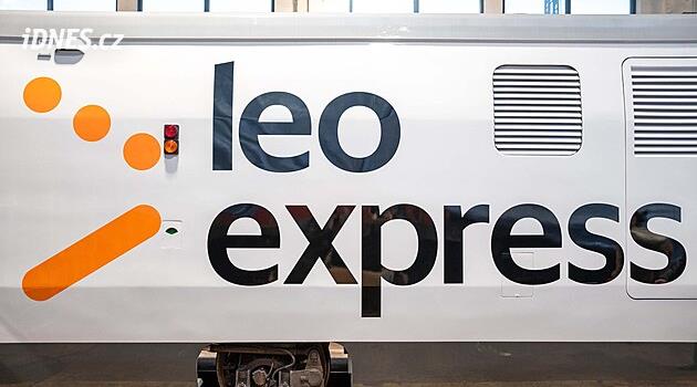 Španělské vlaky Talgo Leo Expressu mají problémy. Dva ze tří jsou mimo provoz