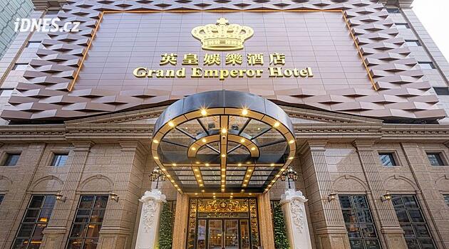 Hotel v Macau zrušil svou zlatou podlahu. Cihly prodal za stovky milionů korun