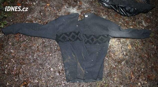 Šok pro nálezce, záhada pro policii. Mrtvá u sebe měla jen stovku a lístek na MHD