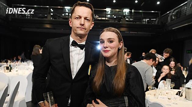 Kazanan Koro Şefi on milyonluk bir davayla karşı karşıya. Yapımcı, adalete inanıyorum diyor