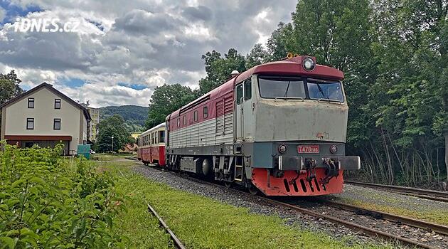 Na co zírá mašinfíra: Z Čáslavi k bílým jelenům na úpatí Železných hor