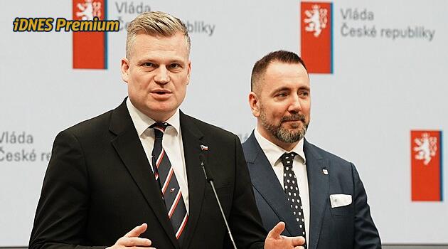 Hotel za 10 tisíc na noc a letenka navíc. Jak Turek zastoupil ministra v Bruselu