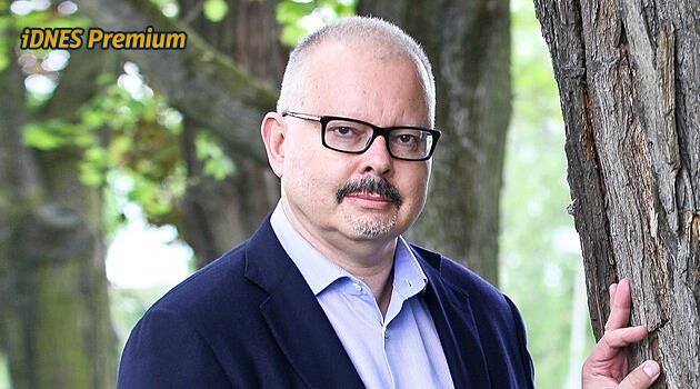 Defibrilátory zachraňují. Policie řeší problém, který neexistuje, tvrdí lékař