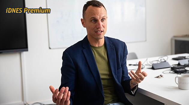 Škola v Bohuslavicích je poloprázdná. Ředitel láká děti zpět za 10 tisíc a zájezd k moři