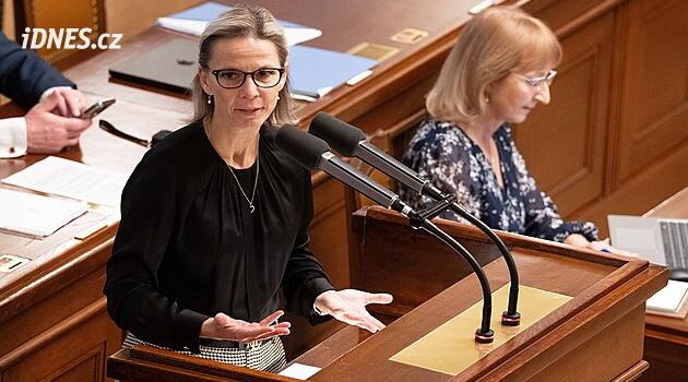 Poslanci projednávají novelu stavebního zákona, odklad využívání geoportálu