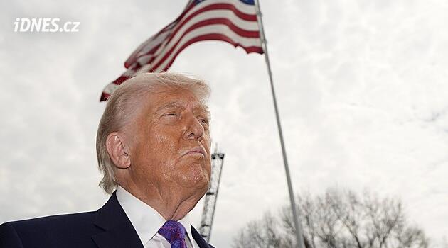 Trump, İran'ın liderliğinin yok edildiğini, askerlerin firar ettiğini söyledi