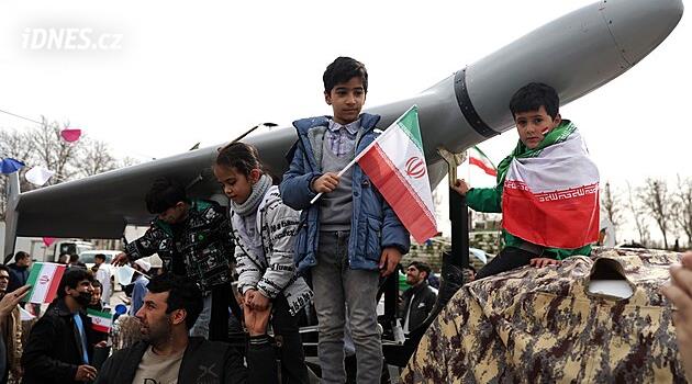 Rusko chce udržet Írán bojeschopný, začalo mu posílat vylepšené drony