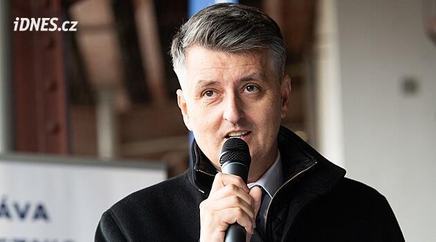 Policie obvinila pět lidí kvůli zakázkám SŽ, podle médií i exředitele Svobodu