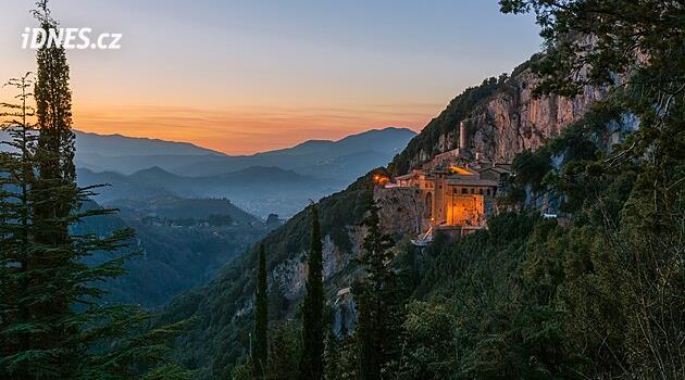 Stezky, které oživily jeptišky. Vedou k zapomenutým klášterům v horách Itálie