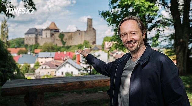 CT, Lipnice Kalesi'nden başlayarak aktör Plesl ile birlikte Skryté skvosty'yi başlatacak