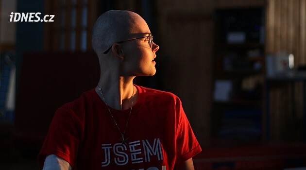 Ze sokolovny do nemocnice a zpět. Elena bojuje s leukémií a hledá dárce