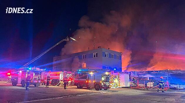 Slovakya'da bir mahkeme Pardubice'deki yangın nedeniyle gözaltına alınan bir kişiyi tutukladı