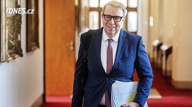 Jednotné měsíční hlášení je připraveno. Pokuty zatím odpustíme, slíbil ministr