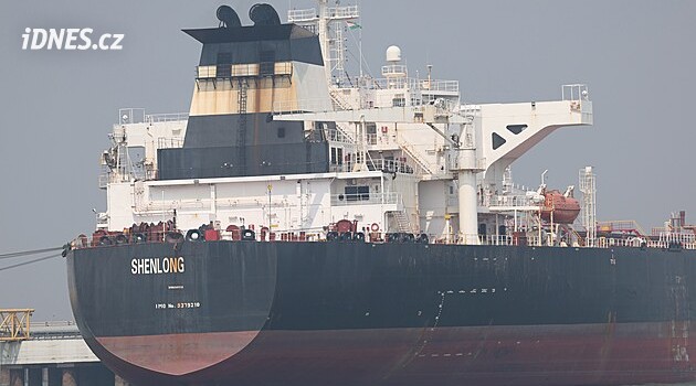 Hormuzským průlivem bezpečně a bez starostí? Íránci nerušeně vybírají mýtné