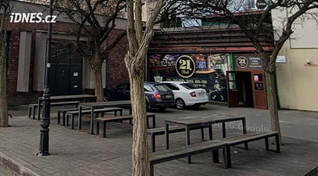 Bir aktivist, Romanların Pilsen'deki Club 21'e girmesine izin verilmediğini iddia etti