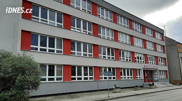 Boskovice'deki André Citroën ortaokulu: öğretmenin uygunsuz davranışı