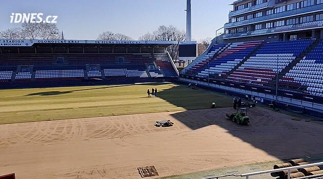 Futbol Sigma, Andro'nun stadyumunun çimlerini değiştiriyor
