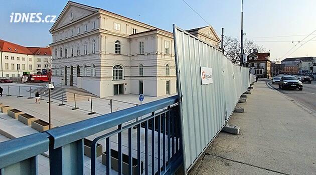 Budějovice'de onarılan Slavie onaylandı, ancak etrafı çitlerle çevrilmiş durumda