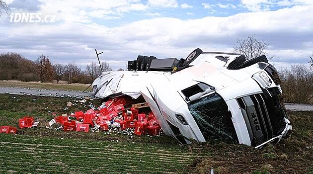 Bohemya'nın güneyinde kazalar: Varvažov, Vitějovice ve Sedlce yakınlarında kamyonlar çöktü