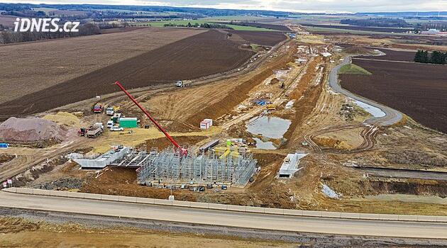 Litomyšl otoyolun yakınında daha güzel gürültü bariyerleri istiyor