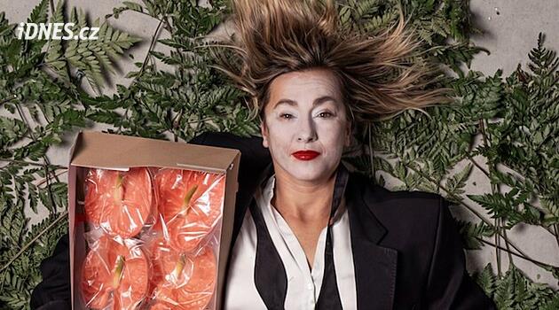 Vanda Hybnerová cenaze törenindeki performansını sunacak