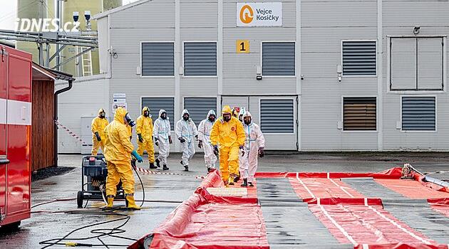 Kosičky'deki büyük tavuk çiftliğinde hasar 300 milyon kronu buldu