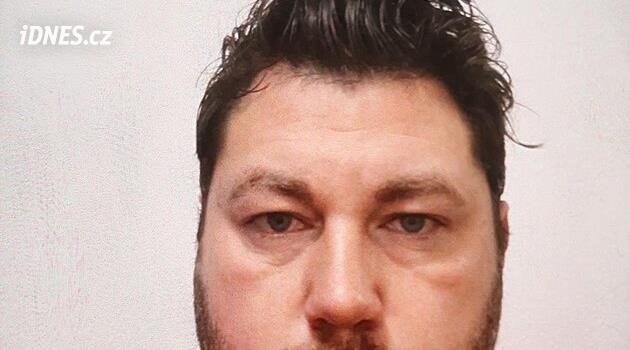 Policie žádá veřejnost o pomoc při pátrání po muži z Prahy. Nevyzvedl syna