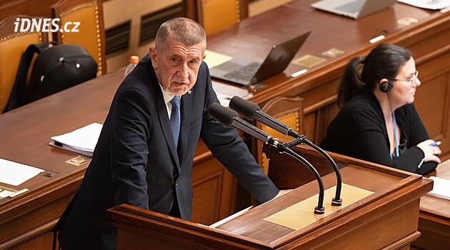 Naše vláda si nepřeje, aby byl přítomen na summitu NATO v Ankaře, řekl Babiš poslancům o Pavlovi