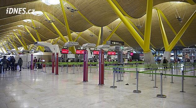 Španělská letiště ochromila „neomezená“ velikonoční stávka personálu kvůli mzdám