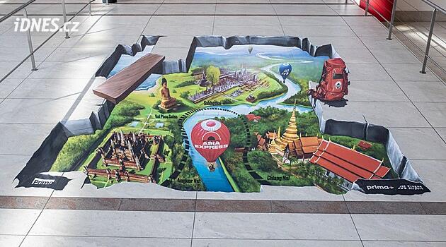 Propast uprostřed letiště. Na Ruzyni lákají na cestu do Asie zadarmo, stačí se nebát