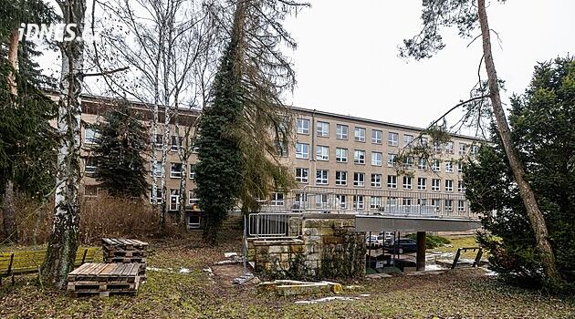 Nový Bydžov yatılı okulu korumak için mücadele ediyor, bölge rehabilitasyonu genişletmek istiyor