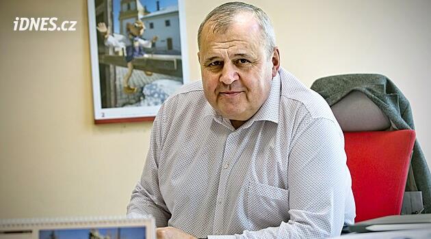 Bölge meclis üyesi Picka, galerideki eski kaplıcanın yeniden inşası hakkında konuştu