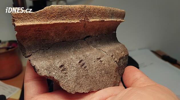 Lokti'de eşsiz bir keşif. Kale bir asır daha eski