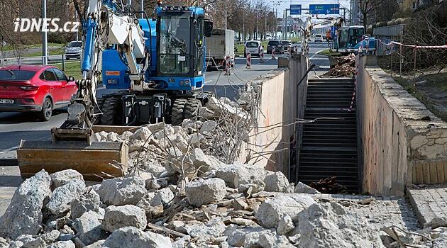 Pilsen'deki Rokycanské'deki alt geçit kayboluyor, yerini modern bir yaya köprüsü alacak