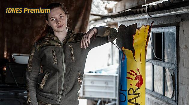 Kde vzít chlapa, když jsou všichni ve válce? Ukrajinské vojandy líčí život na frontě