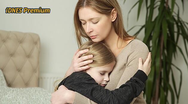 Neplatičů alimentů prudce přibylo. Vláda chce změnu, má jim opět hrozit vězení