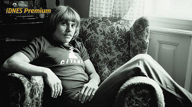 Měl hlas jako zvon, až se země třásla. V reedici vyšla dvě alba Jiřího Schelingera