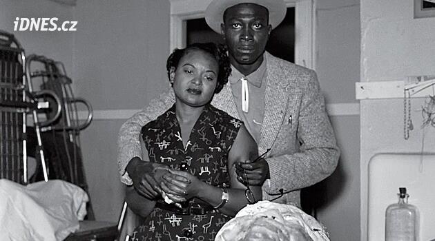 Jen ať to Amerika vidí. Fotka zlynčovaného kluka zažehla boj za práva černochů